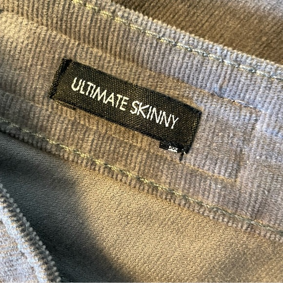 Calvin Klein Jeans Casual Solid Gray Ultimate Skinny Velvet Corduroy Jeans - Picture 6 of 8